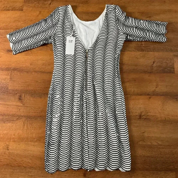 Lucy & Co Women Long-Sleeved Black | White Stripe Mini Dress With Sequins Sz M - Picture 2 of 8